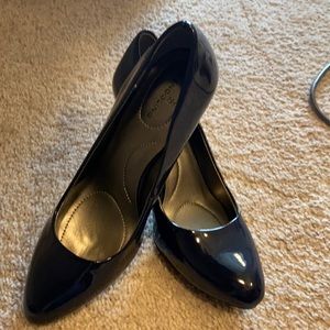 Bandolino Patent Leather Navy Blue Terenzio Sz 6.5